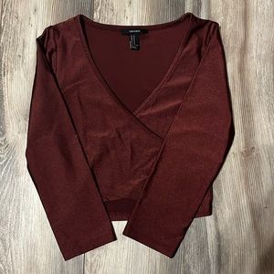 Beautiful for the holidays! M Crop top